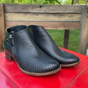 Lucky Brand Women’s Boots Size 8.5